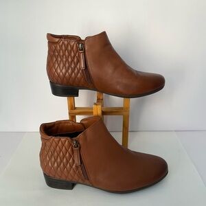 Trotters Major Caramel Brown Leather Ankle Boots - Classic Casual Style